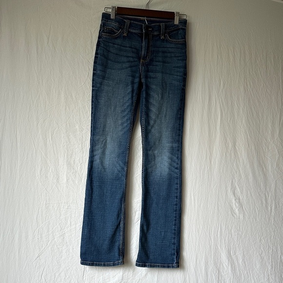 Wrangler Women's Straight Leg Jeans in Classic Blue - Picture 1 of 4